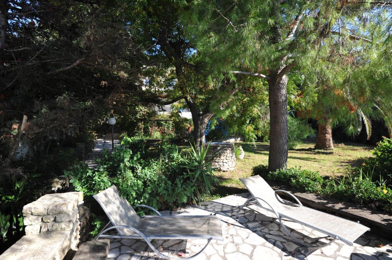 Villa Theodora View Apartments Zeys Агиос-Георгиос-Пагон Экстерьер фото